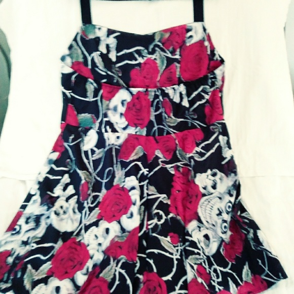 Retro Style Halter Plus Size Dress. - Picture 2 of 2
